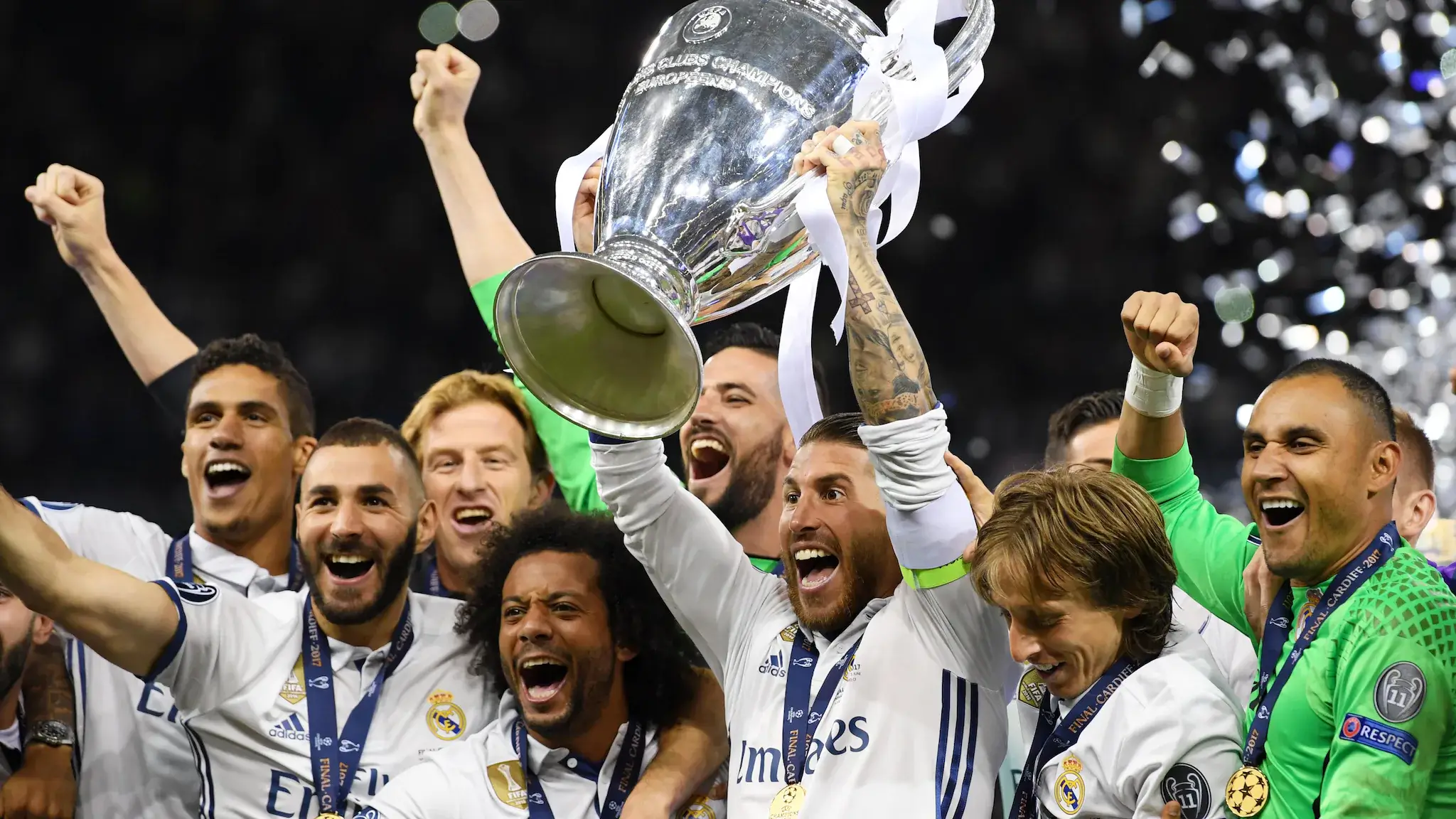 Реал Мадрид вдига трофея на Шампионска лига